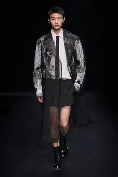 Look 28